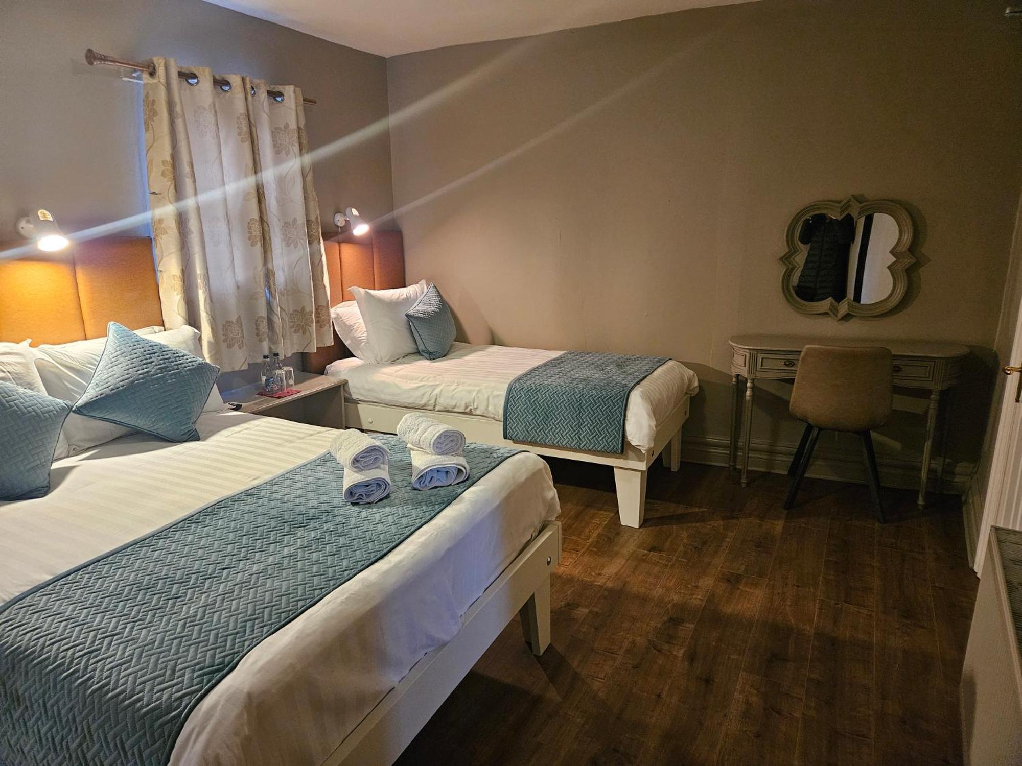 Bounty Bar Otel Trim Dış mekan fotoğraf